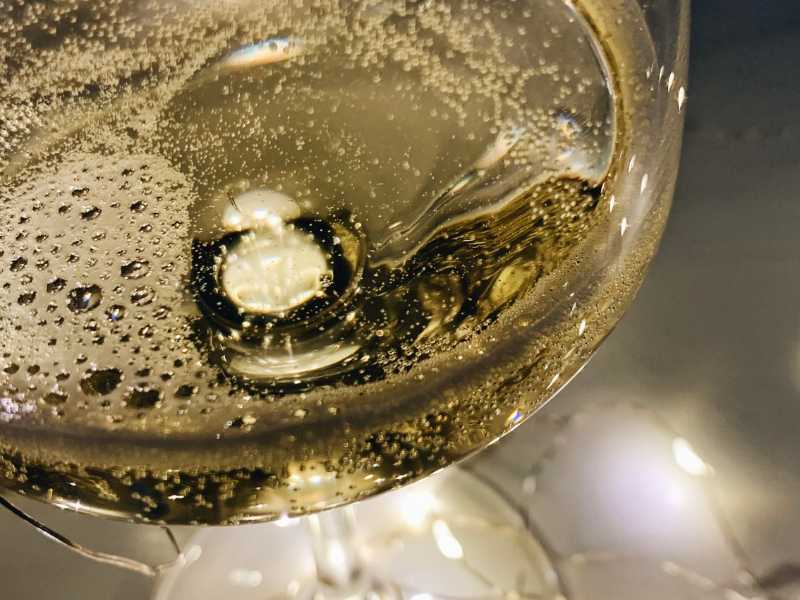 SLADEK ALI SUH? RESNICA O SLADKORJU V CIDERJU